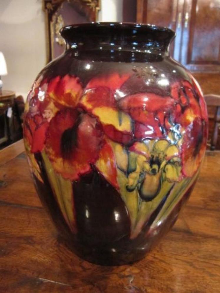 Wonderful Moorcroft Flambe Slipper Orchid Vase - Image 5
