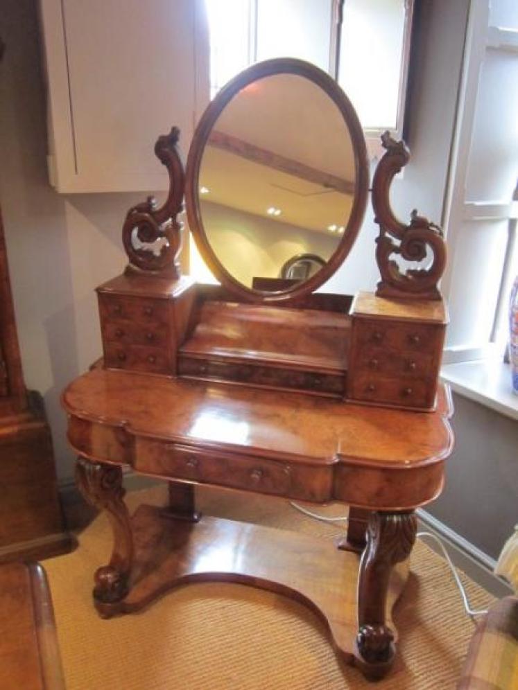 Top Quality Victorian Walnut 'Duchess' Dressing Table - Image 1