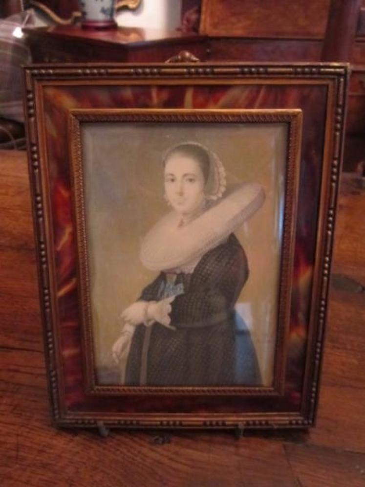 Superb Pair of 19th Century Miniature Portraits on Ivory - Image 3