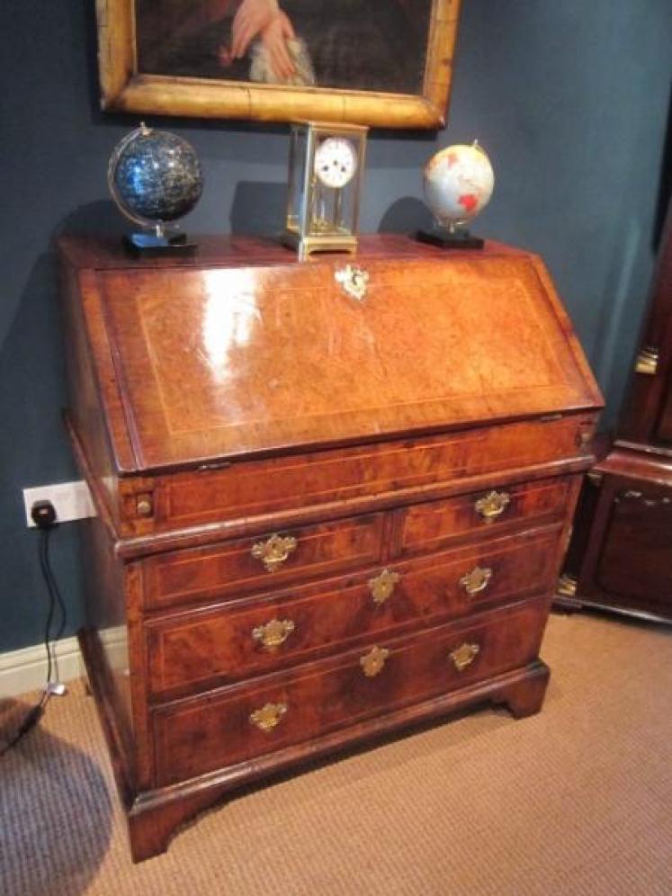 Stunning George I Figured Walnut Inlaid Bureau - Image 1