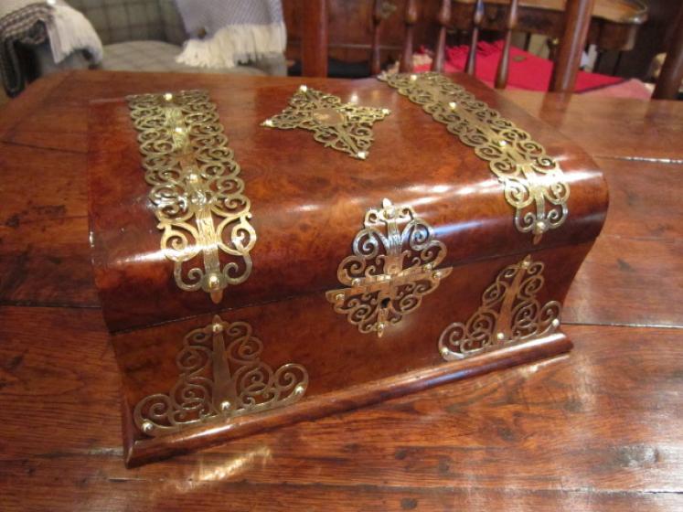Victorian Burr Walnut Casket Jewellery Box - Image 1