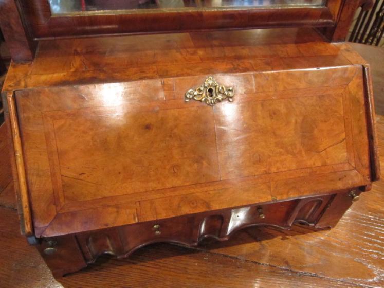 Fine George I Period Walnut Bureau Toilet Mirror - Image 4