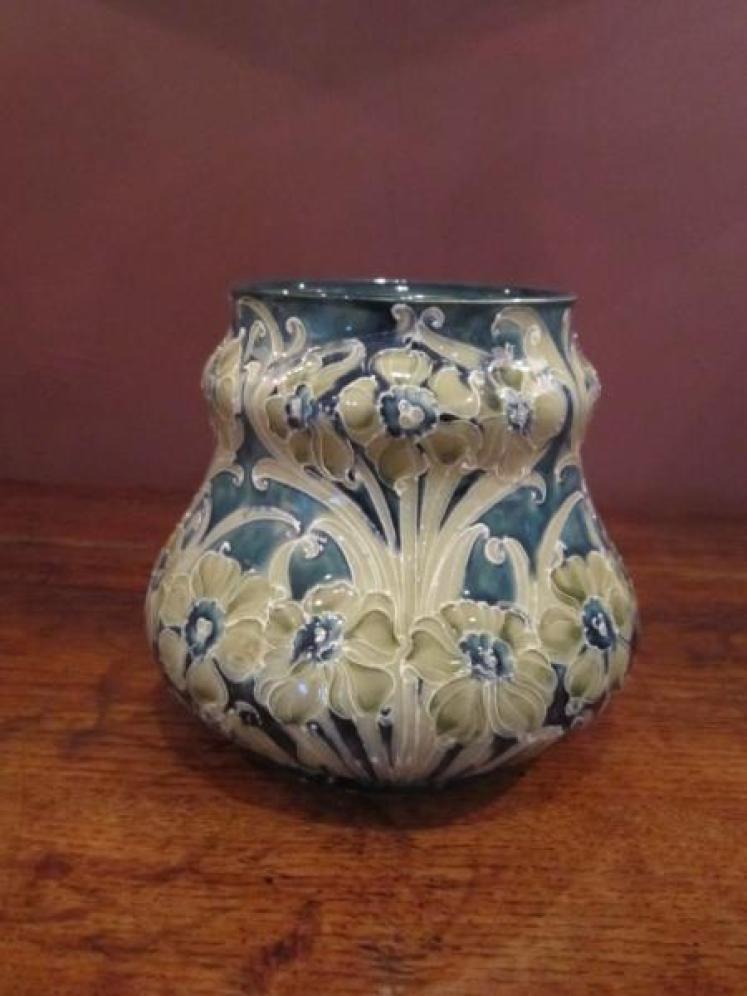 Early McIntyre Moorcroft Florian 'Daisy' Vase - Image 1