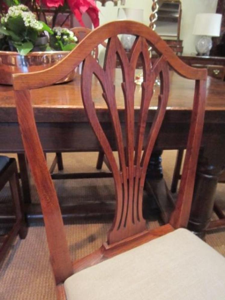 Rare Set of George III Hepplewhite Country Dining Chairs - Image 3