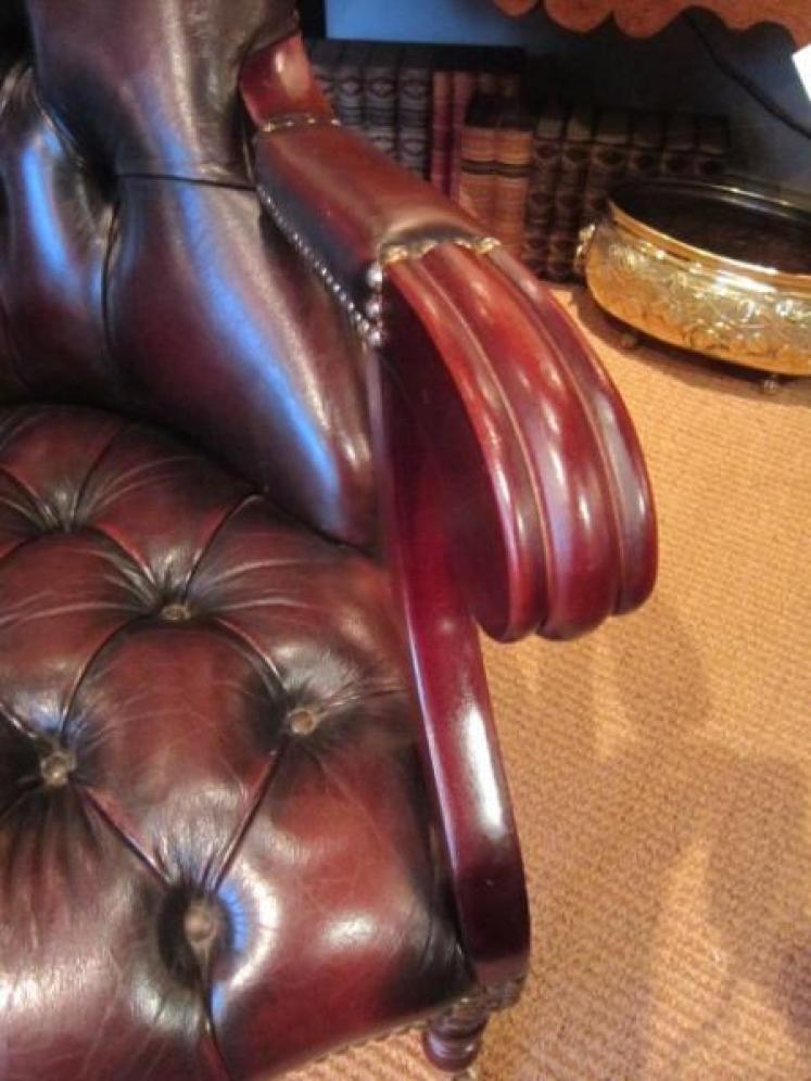 Superb 1920's Leather Buttoned Slipper Armchair - Image 3