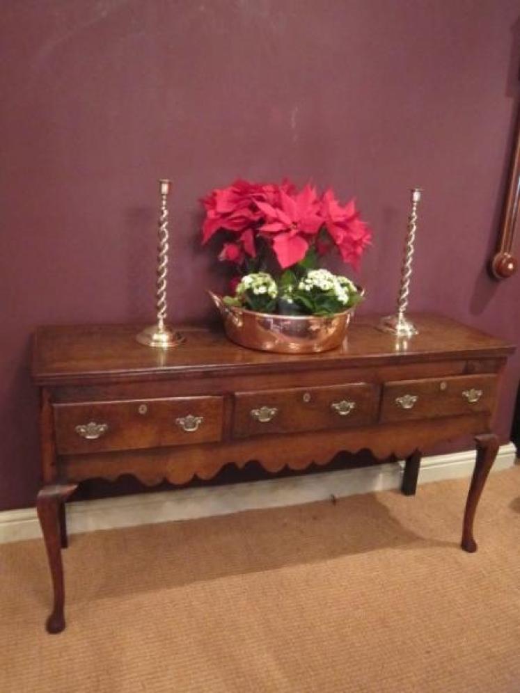 Small George III Oak Cabriole Leg Dresser - Image 1