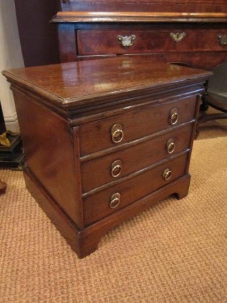 Superb George II Perid Oak 'Box' Cofffer - Image 1