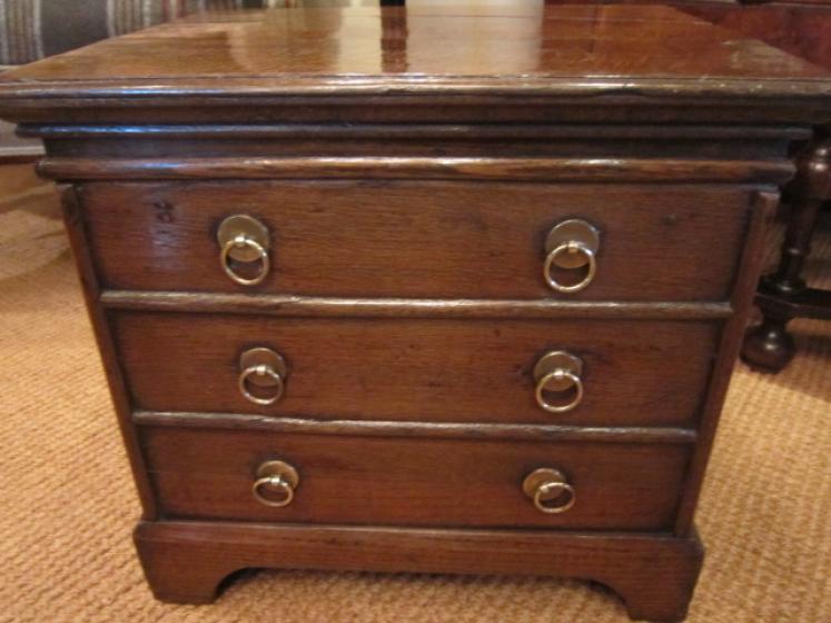 Superb George II Perid Oak 'Box' Cofffer - Image 3