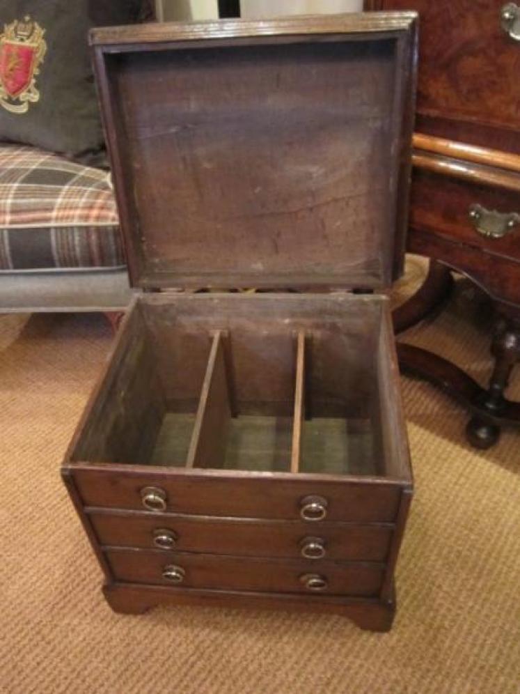 Superb George II Perid Oak 'Box' Cofffer - Image 4