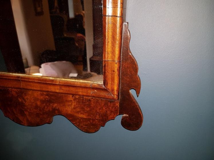 Superior George III Period Burr Wanut Mirror - Image 2