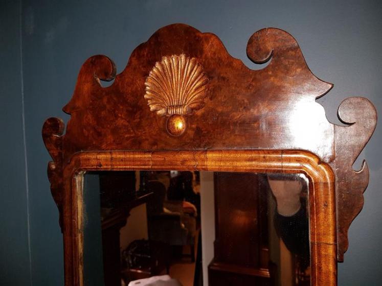 Superior George III Period Burr Wanut Mirror - Image 3