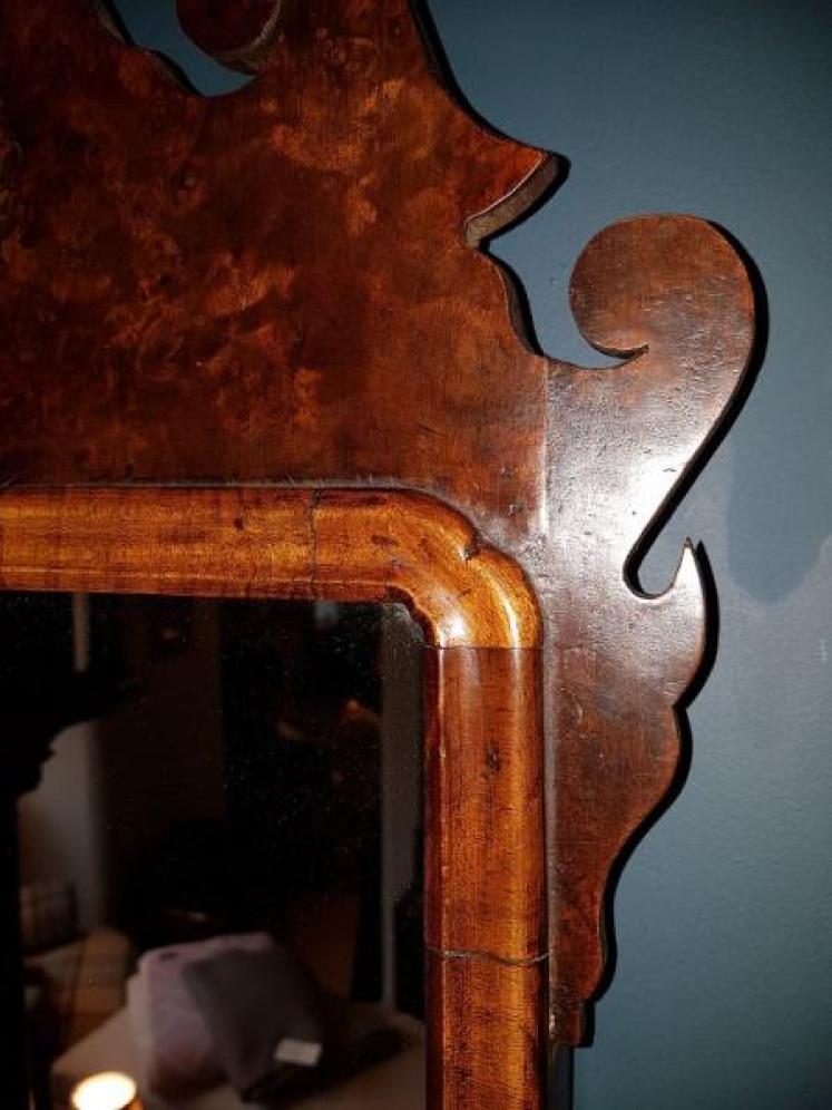 Superior George III Period Burr Wanut Mirror - Image 5