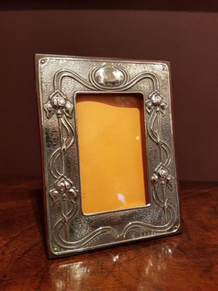 Art Nouveau Solid Silver Photo Frame - Image 1