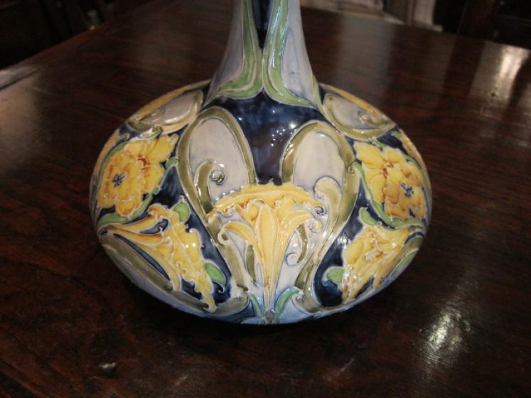 Art Nouveau McIntyre Moorcroft Daffodil Vase - Image 2