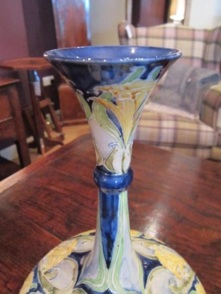 Art Nouveau McIntyre Moorcroft Daffodil Vase - Image 4