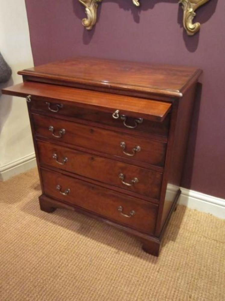 Superior George III Style Bachelors Chest - Image 1