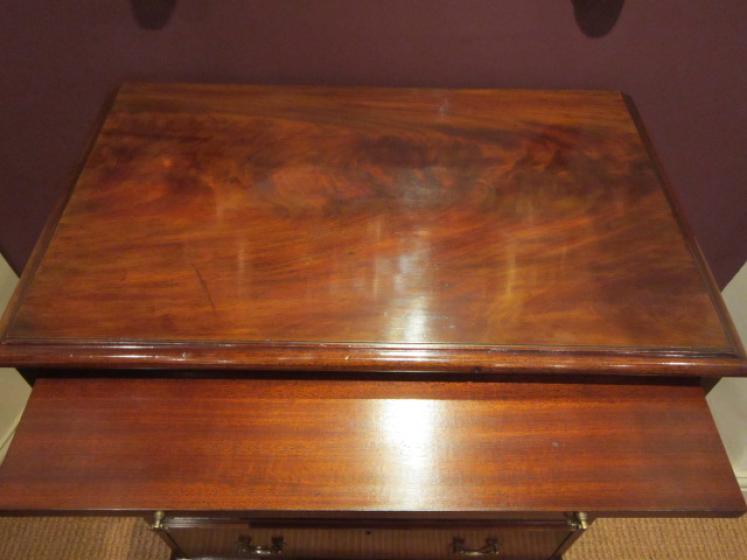Superior George III Style Bachelors Chest - Image 2