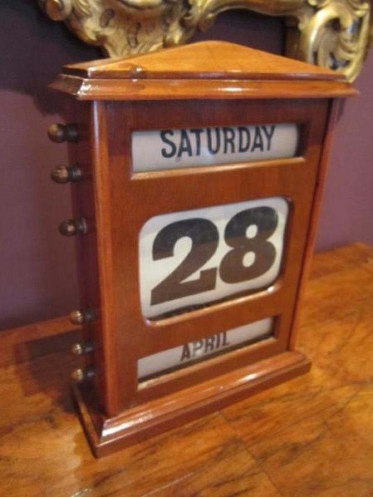 Large Victorian GWR Polished Walnut Desk Calendar - Image 1