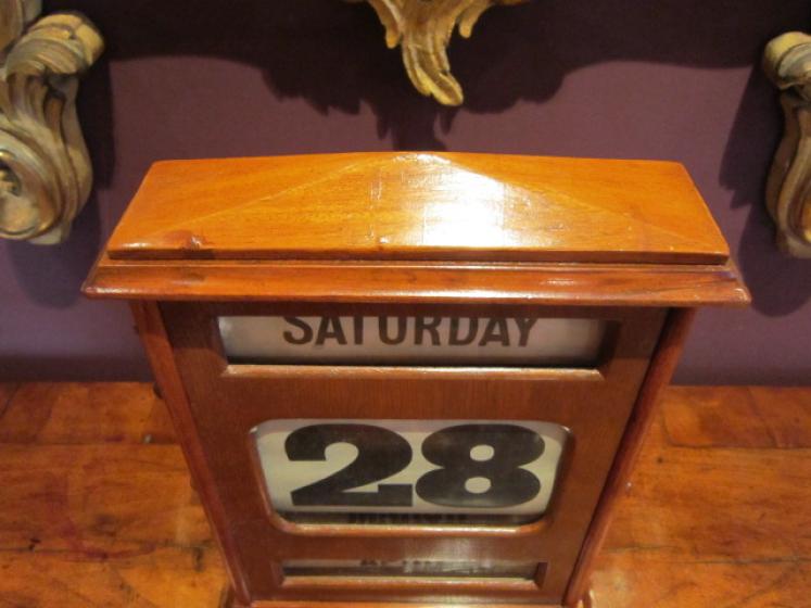 Large Victorian GWR Polished Walnut Desk Calendar - Image 2