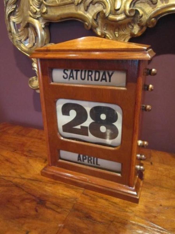 Large Victorian GWR Polished Walnut Desk Calendar - Image 5