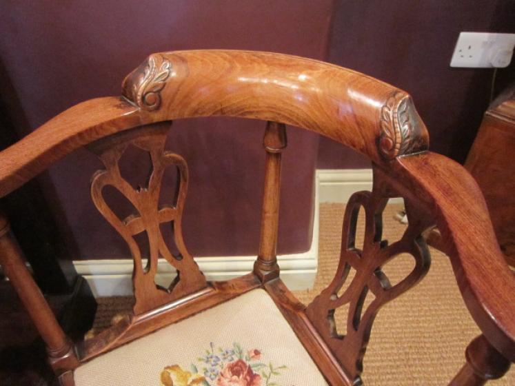 George III Period Mahogany Child's Corner Armchair - Image 2
