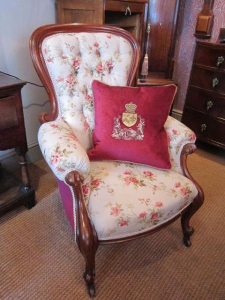 Maroon Velvet Embroidered Crest Cushion - Image 4