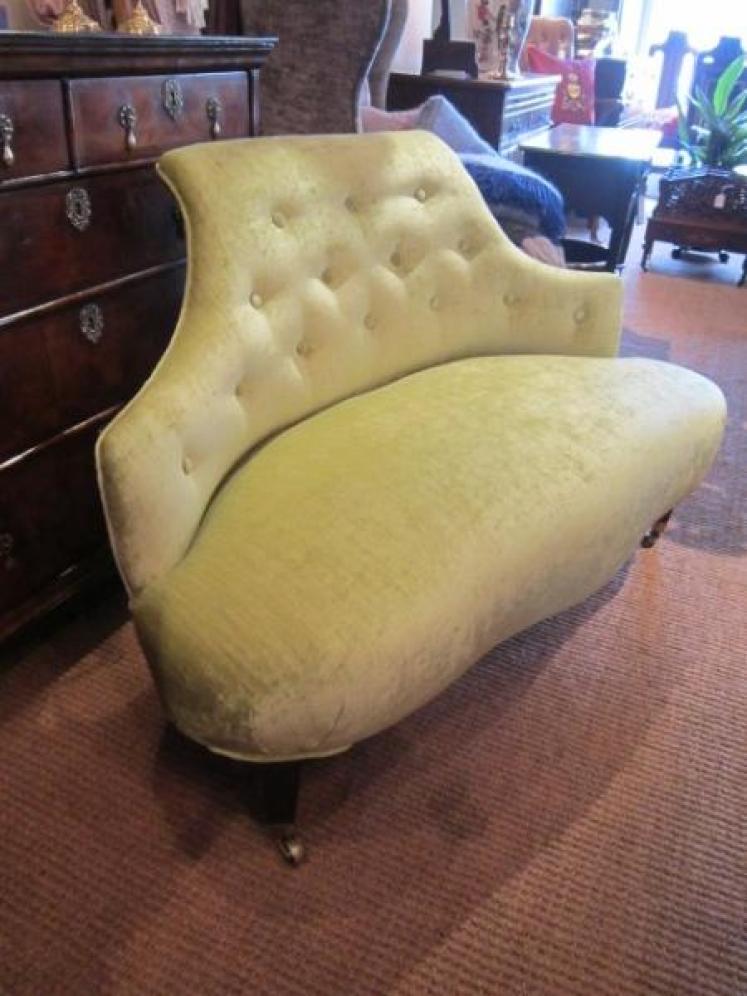 Superb Victorian Velvet Serpentine Fronted Sofa - Image 2