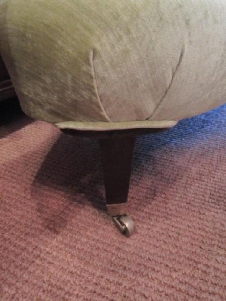 Superb Victorian Velvet Serpentine Fronted Sofa - Image 3