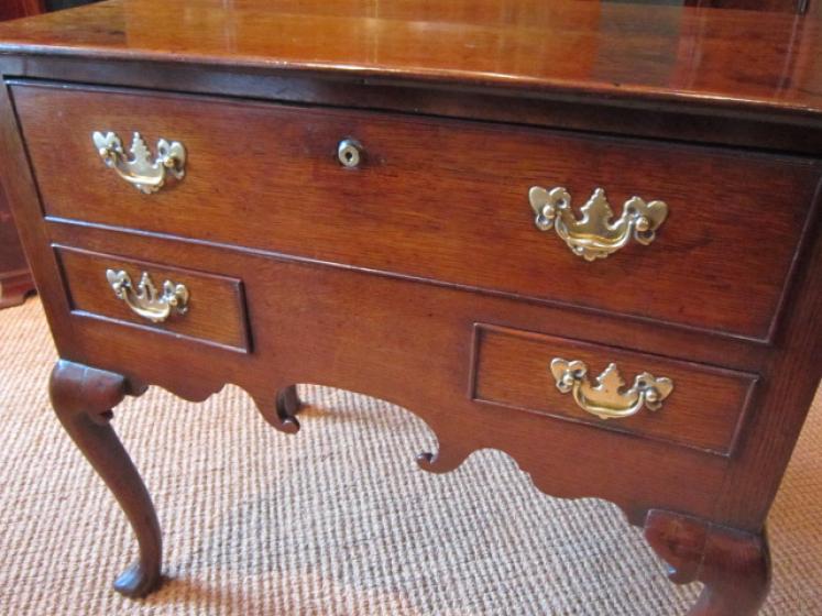 Superb George II Period Oak Lowboy - Image 4