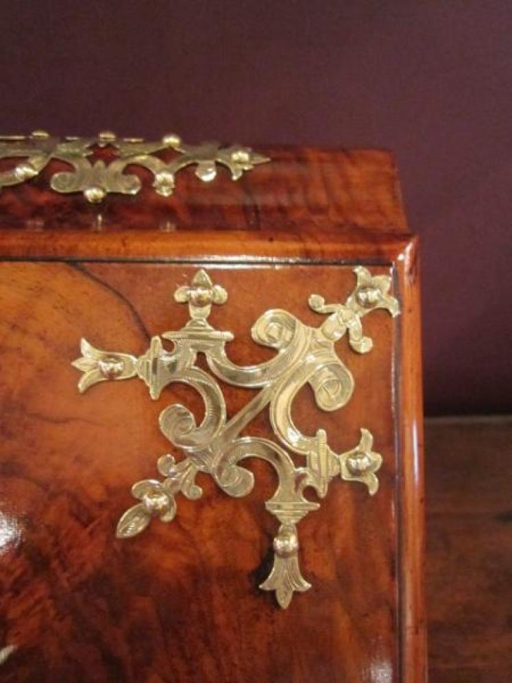 Stunning Victorian Burr Walnut Stationery Box - Image 5