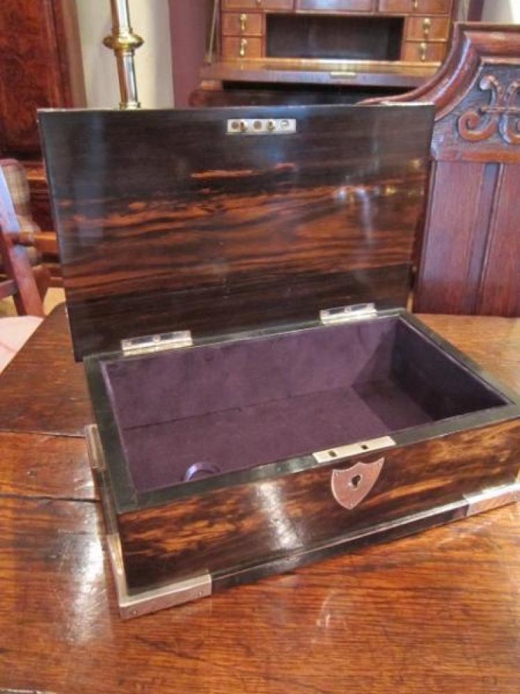 Superb Quality Edwardian Coromandel Table Box - Image 2