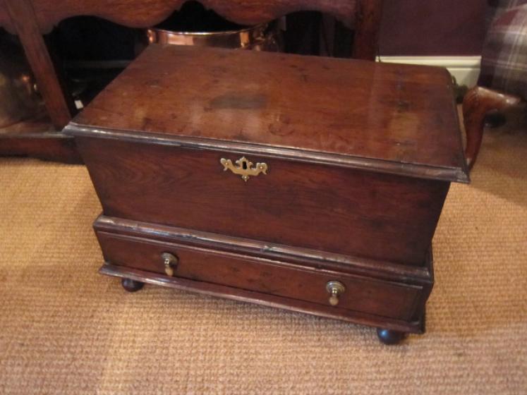 Small William & Mary Period Oak Coffer Bach - Image 1