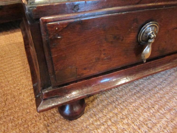 Small William & Mary Period Oak Coffer Bach - Image 3