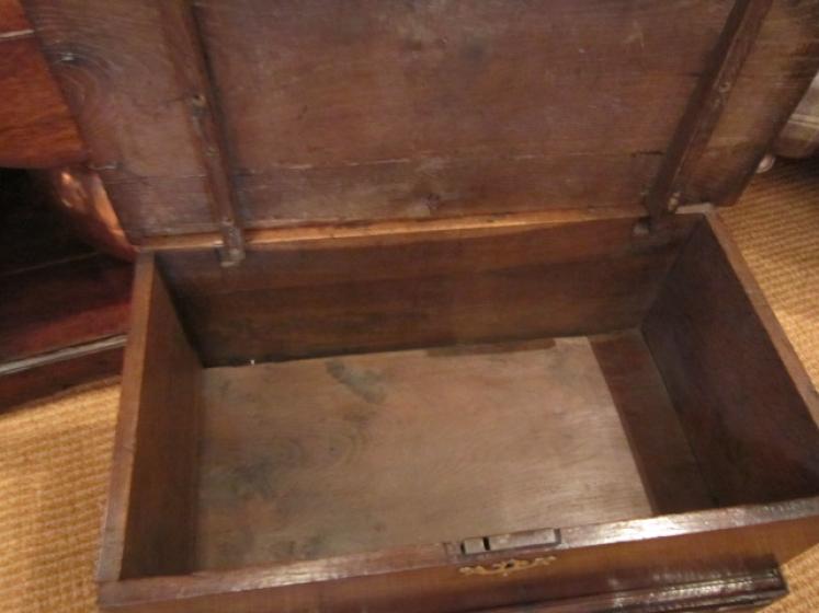 Small William & Mary Period Oak Coffer Bach - Image 4
