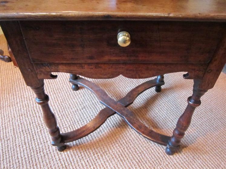 Superb William & Mary Period Oak Lowboy - Image 3