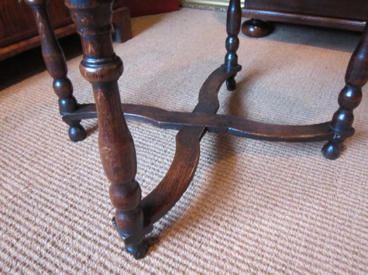 Superb William & Mary Period Oak Lowboy - Image 4