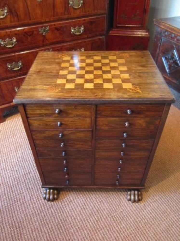 Superb Regency Rosewood Chess Top Collector's Cabinet - Image 1