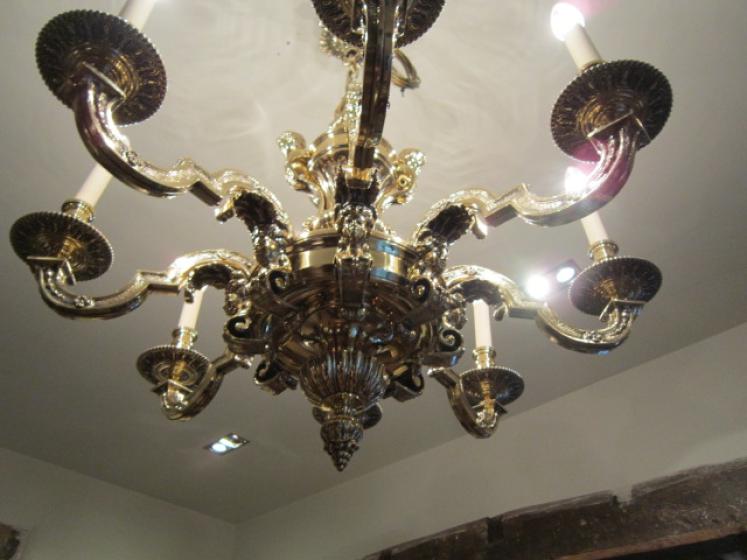 Stunning 19th Century Bronze Louis XIV Style Chandelier - Image 2