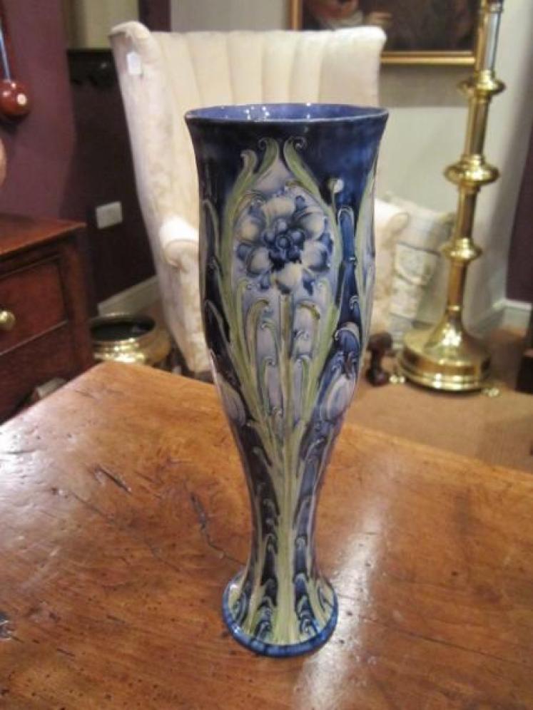 Art Nouveau McIntyre Moorcroft Tulip Panel Vase - Image 1