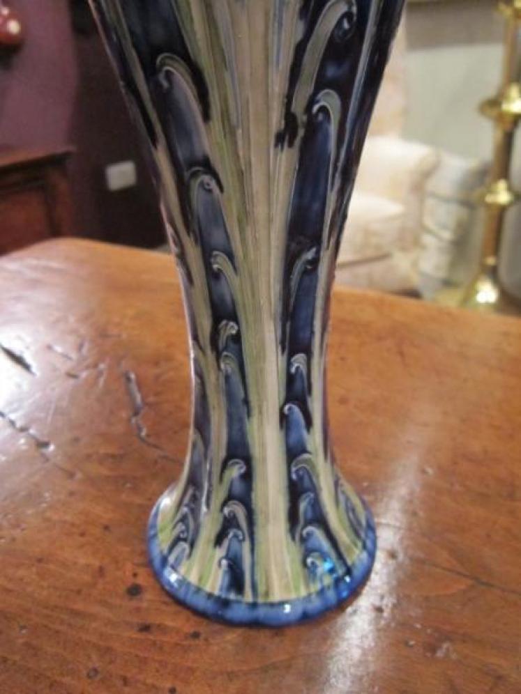 Art Nouveau McIntyre Moorcroft Tulip Panel Vase - Image 2