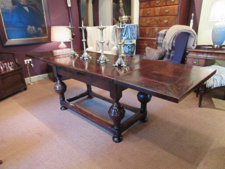 Stunning William & Mary Period Extending Refectory Table - Image 2