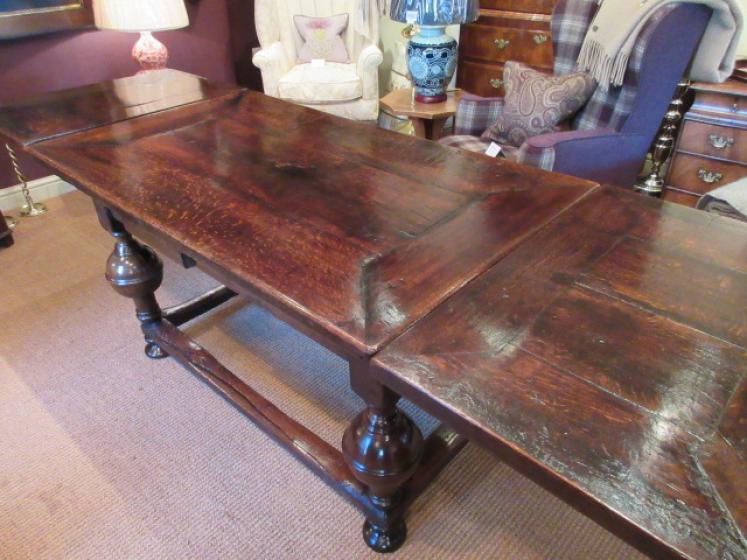Stunning William & Mary Period Extending Refectory Table - Image 4