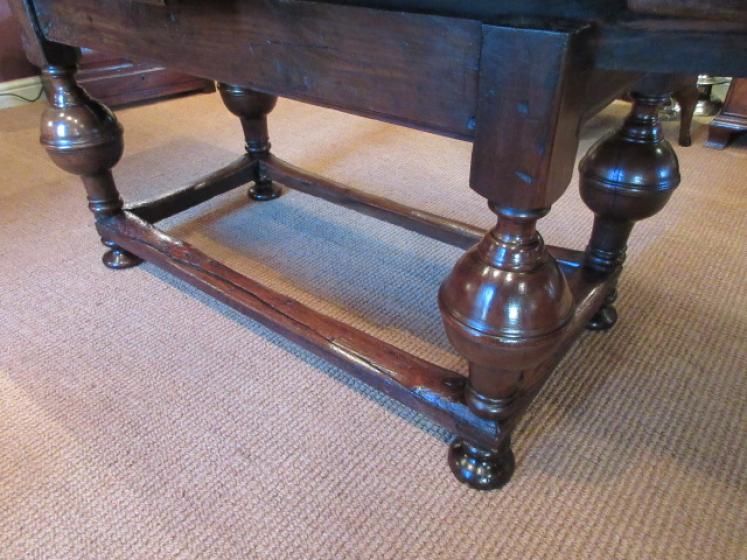 Stunning William & Mary Period Extending Refectory Table - Image 5