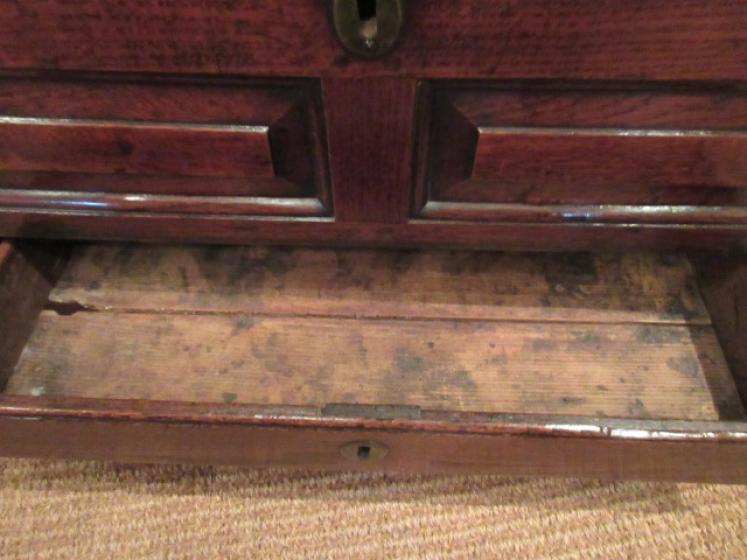 Small George II Period Oak Coffer Bach - Image 3