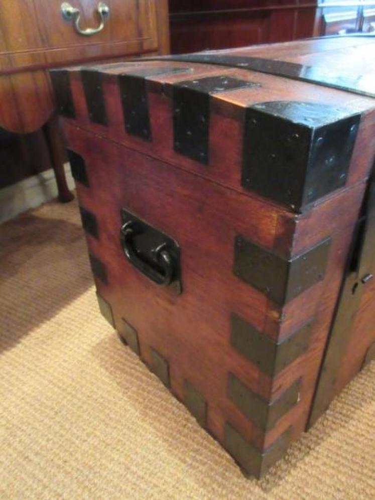 George III Period Oak & Steel Bound Scottish Trunk - Image 5
