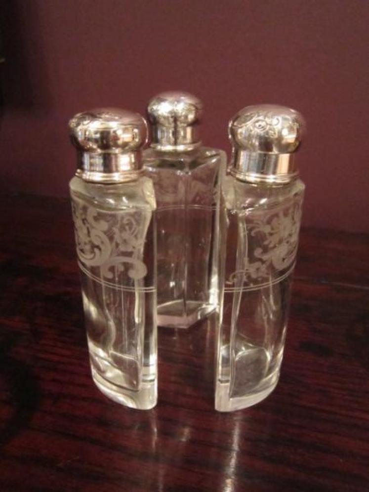 Exquisite Art Nouveau Silver Three Bottle Scent Set - Image 3