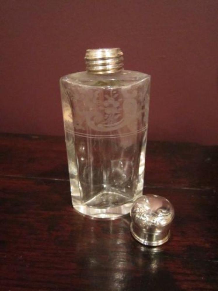Exquisite Art Nouveau Silver Three Bottle Scent Set - Image 4