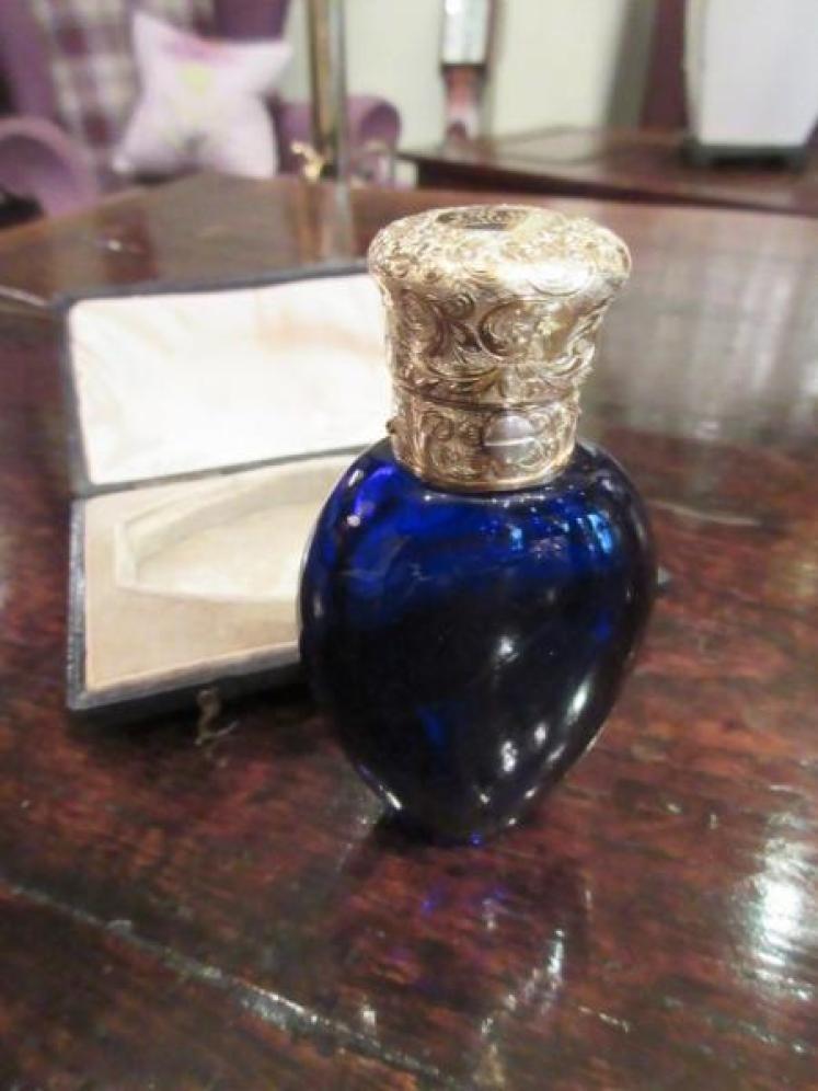 Superb Early Victorian Bristol Blue Cased Scent - Image 2