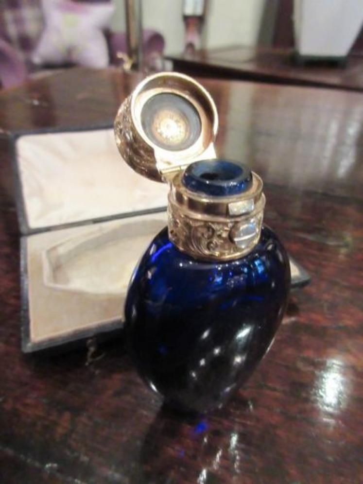 Superb Early Victorian Bristol Blue Cased Scent - Image 3