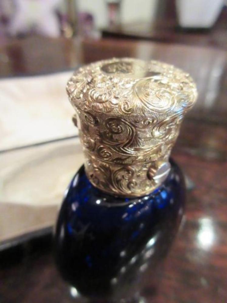 Superb Early Victorian Bristol Blue Cased Scent - Image 5